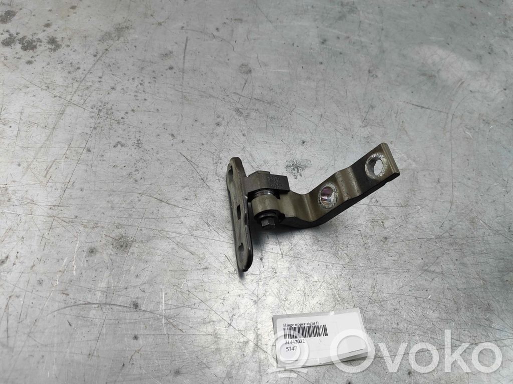 Volvo XC60 Front door upper hinge 