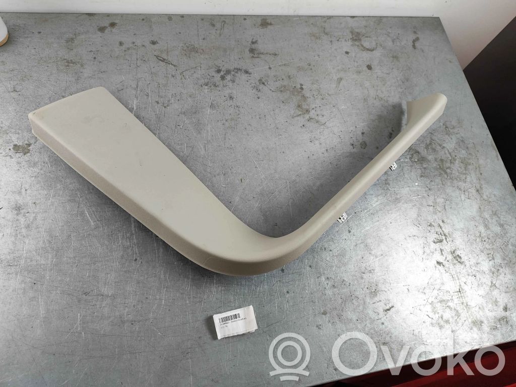 Volvo XC90 Tailgate trim 