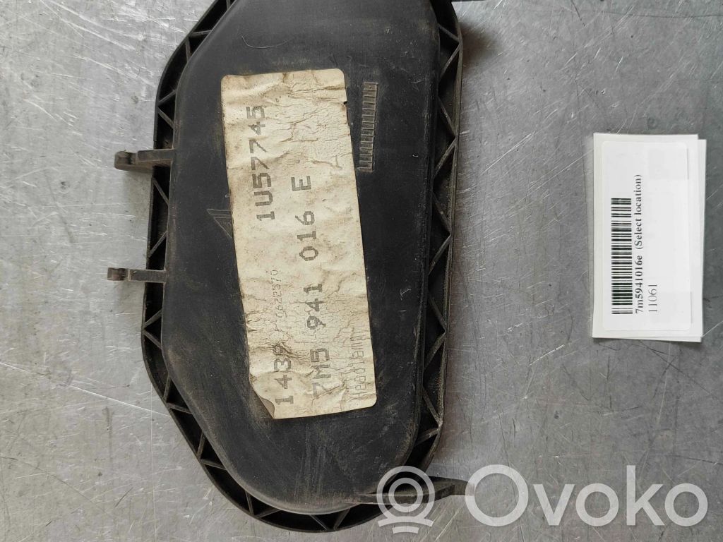 Ford Galaxy Headlight/headlamp dust cover 