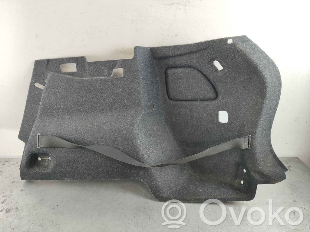 Volvo XC40 Boczek / Tapicerka / bagażnika 