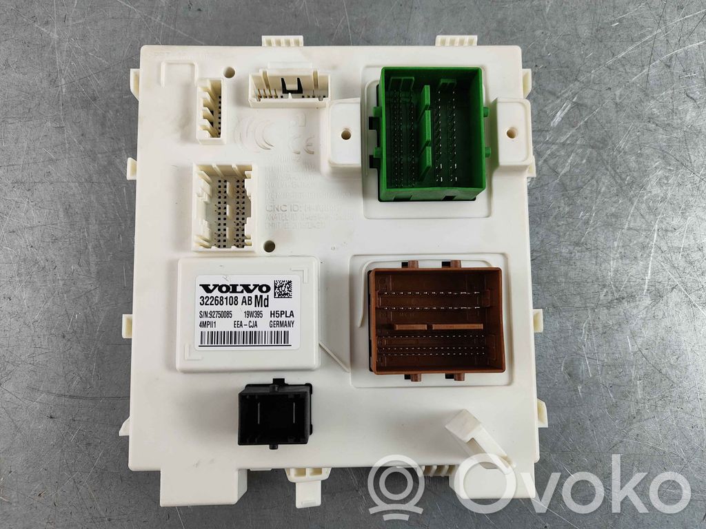 Volvo XC40 Engine control unit/module 