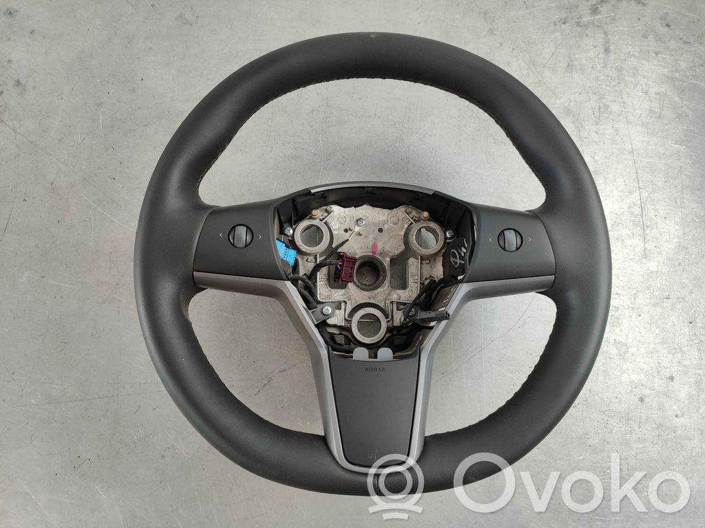 Tesla Model Y Stūre 
