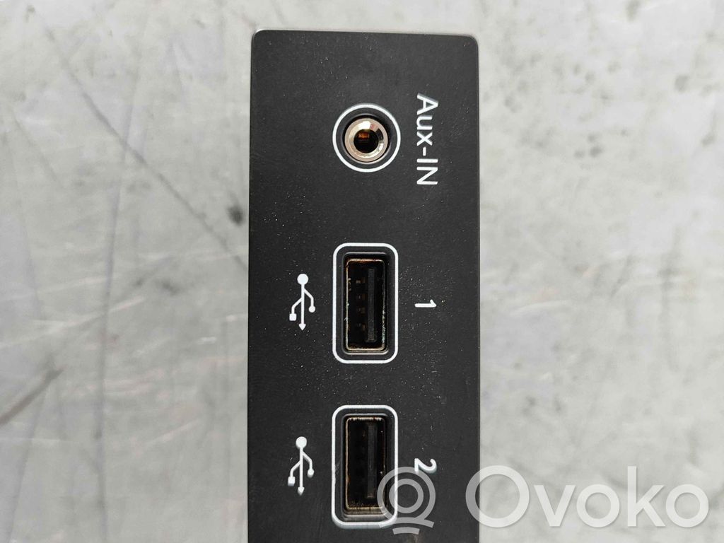 Renault Zoe AUX in-socket connector 