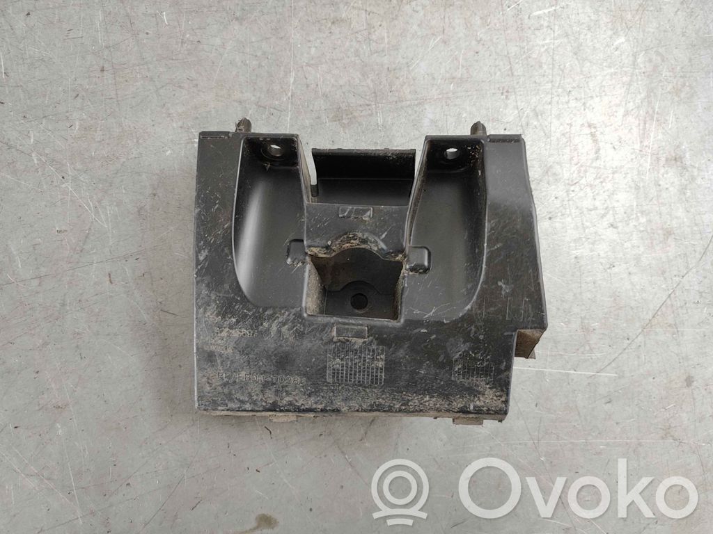 Volvo XC60 Soporte de montaje del guardabarros 