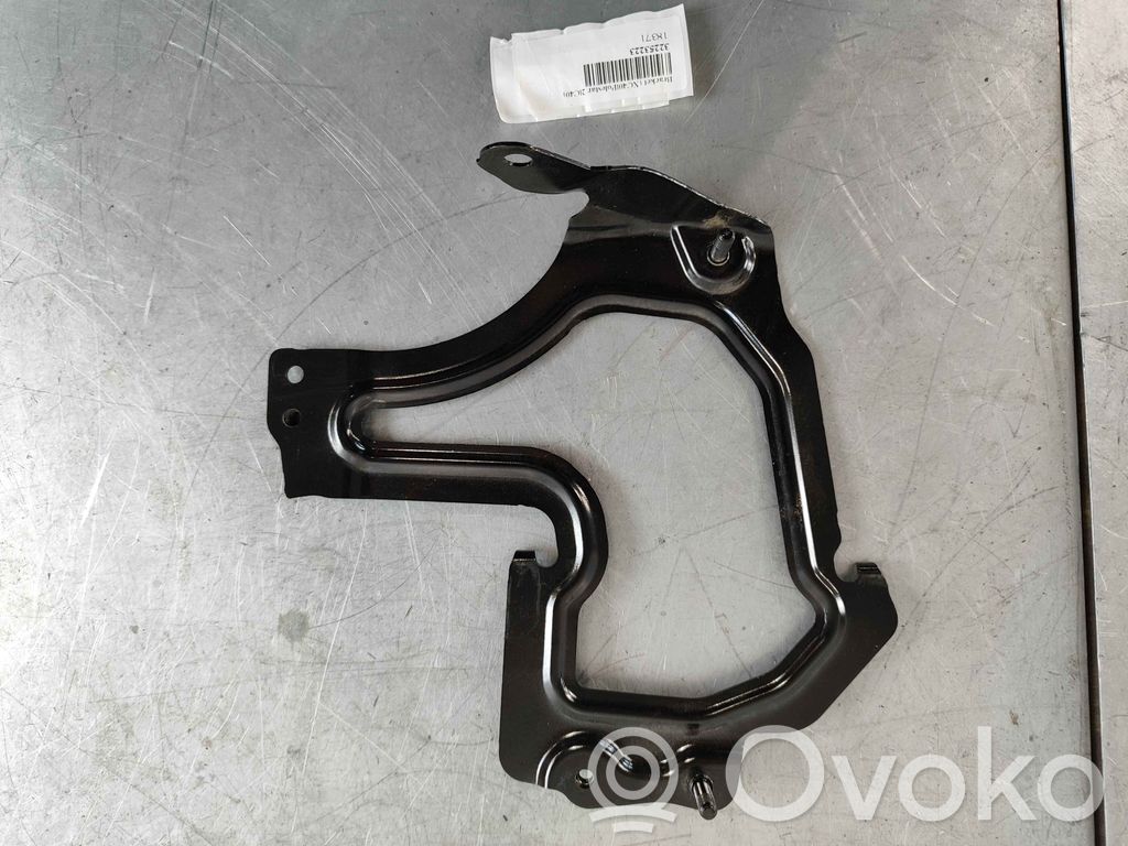 Volvo C40 Suport unitate control motor 
