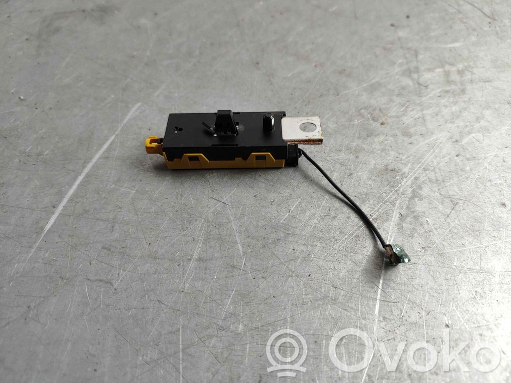 Volvo C40 Antenos stiprintuvas 