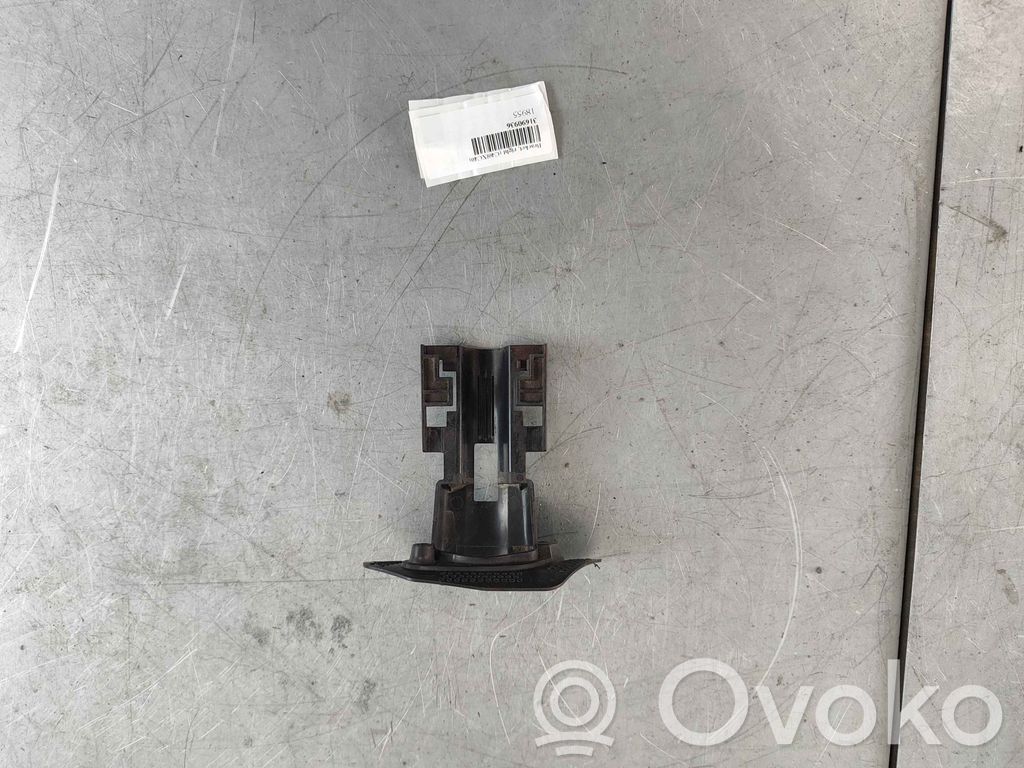 Volvo C40 Headlight washer spray nozzle 