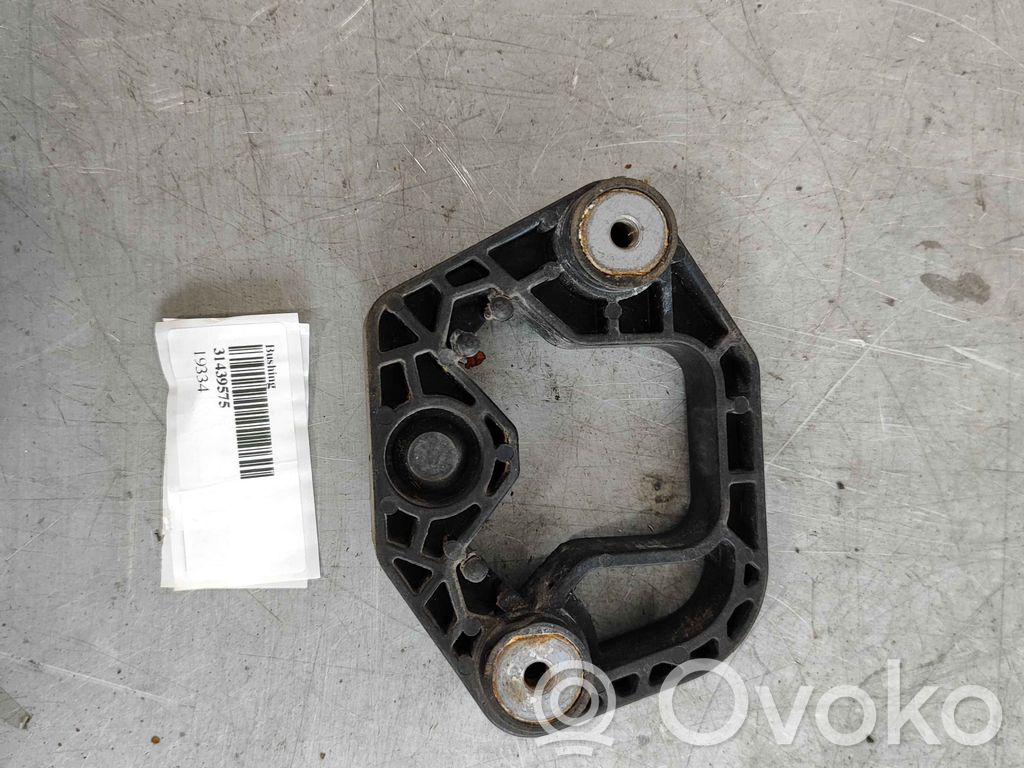 Volvo XC90 Radiator mount bracket 