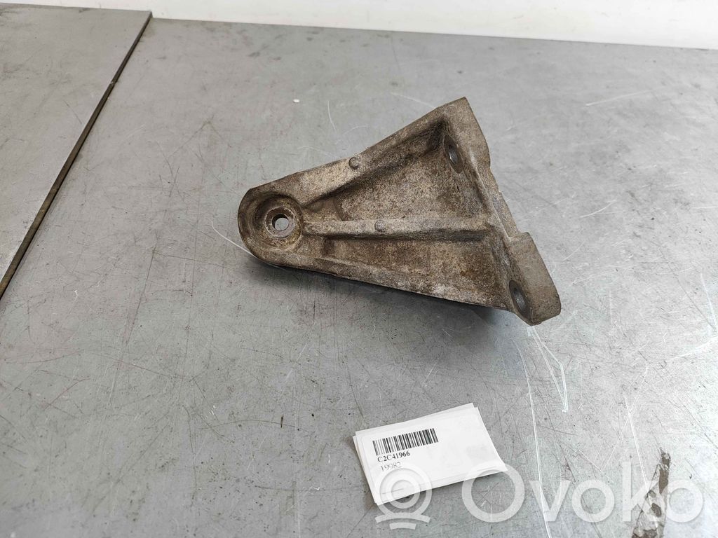 Engine mounting bracket   C2C41966,C2C39422,JDE4413,XR847937