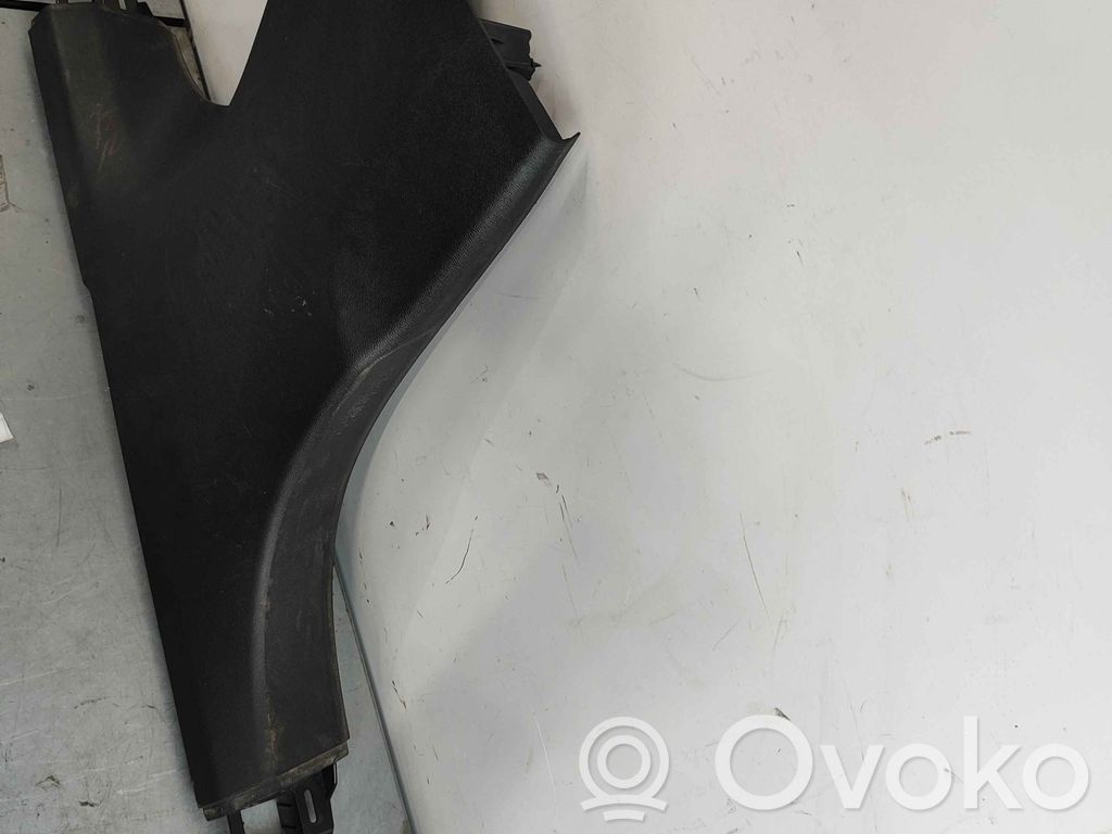 Volvo XC90 Pilar (B) (inferior) 