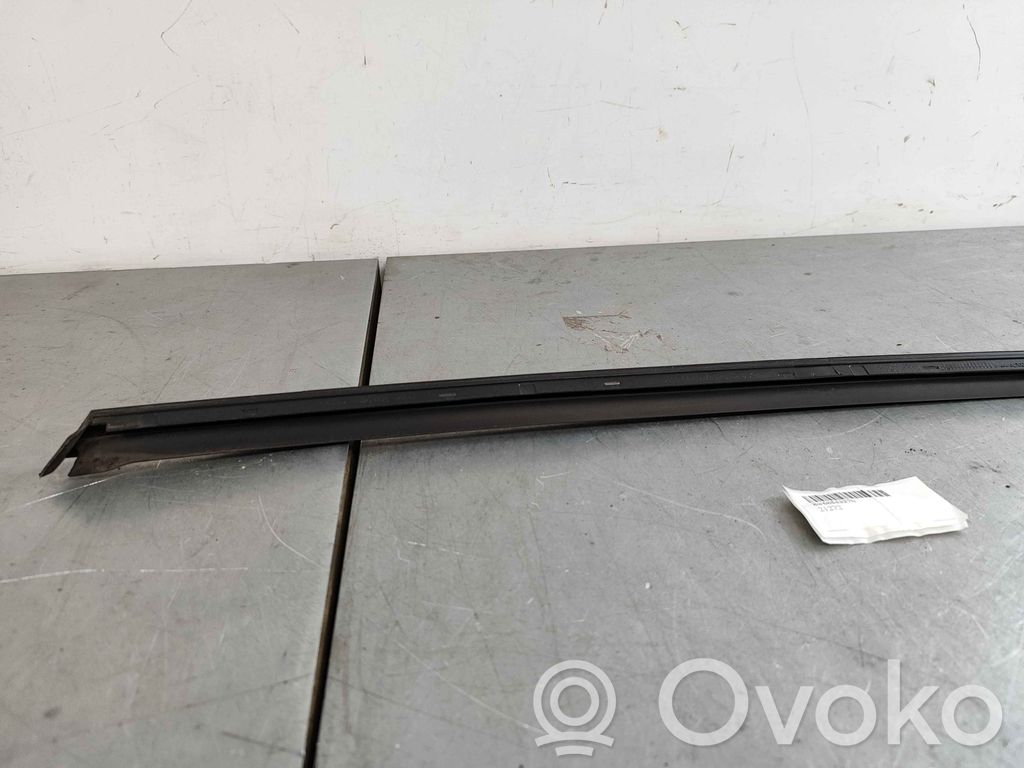 Audi A5 8T 8F Windshield trim 