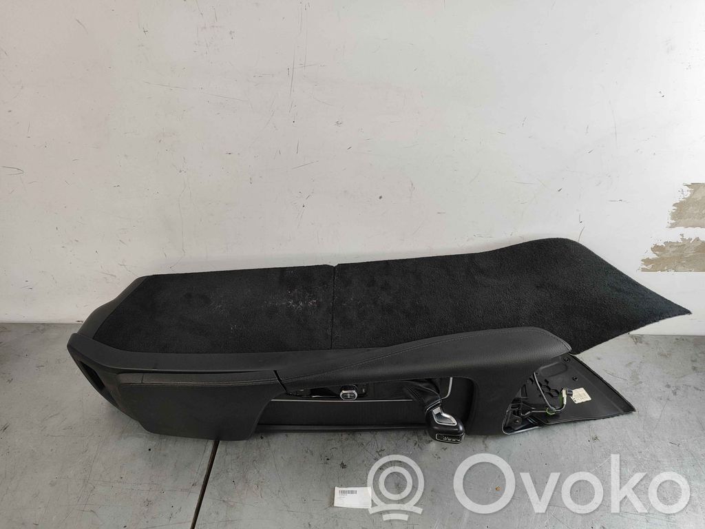 Volvo S90, V90 Consola central 
