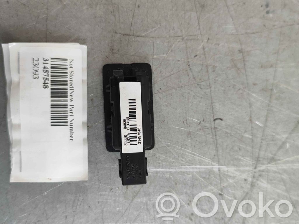 Volvo S90, V90 Glove box light 