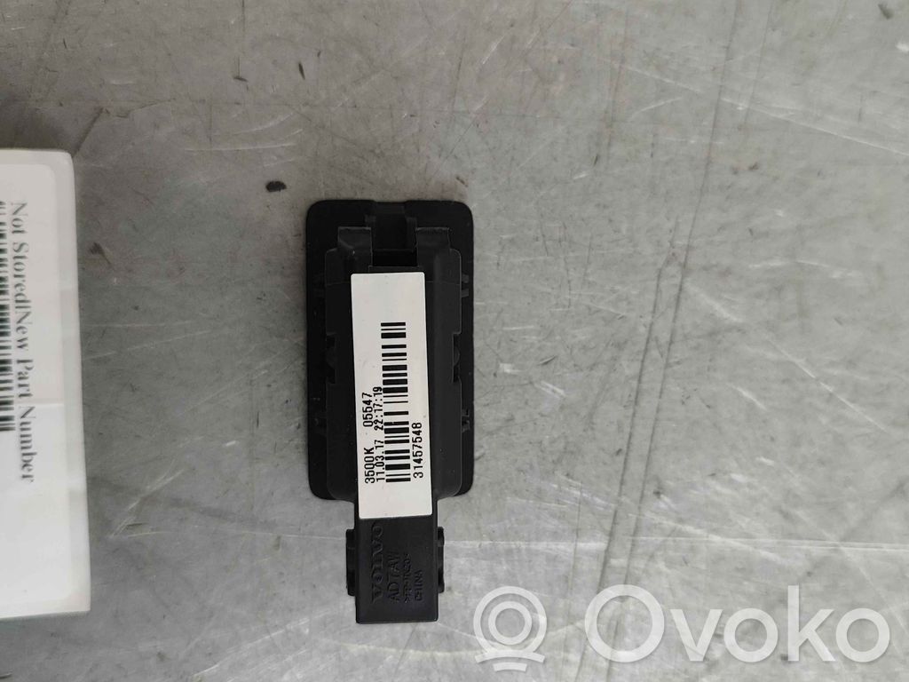 Volvo S90, V90 Glove box light 