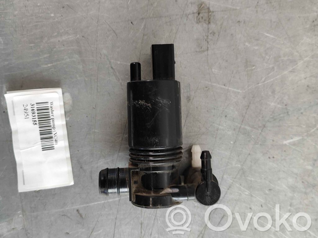 Volvo XC40 Windscreen/windshield washer pump 