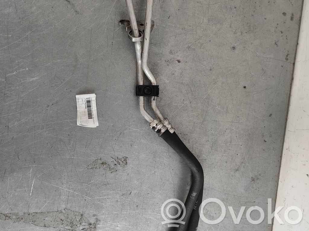 BMW 5 F10 F11 Przewód / Wąż chłodnicy oleju skrzyni biegów 