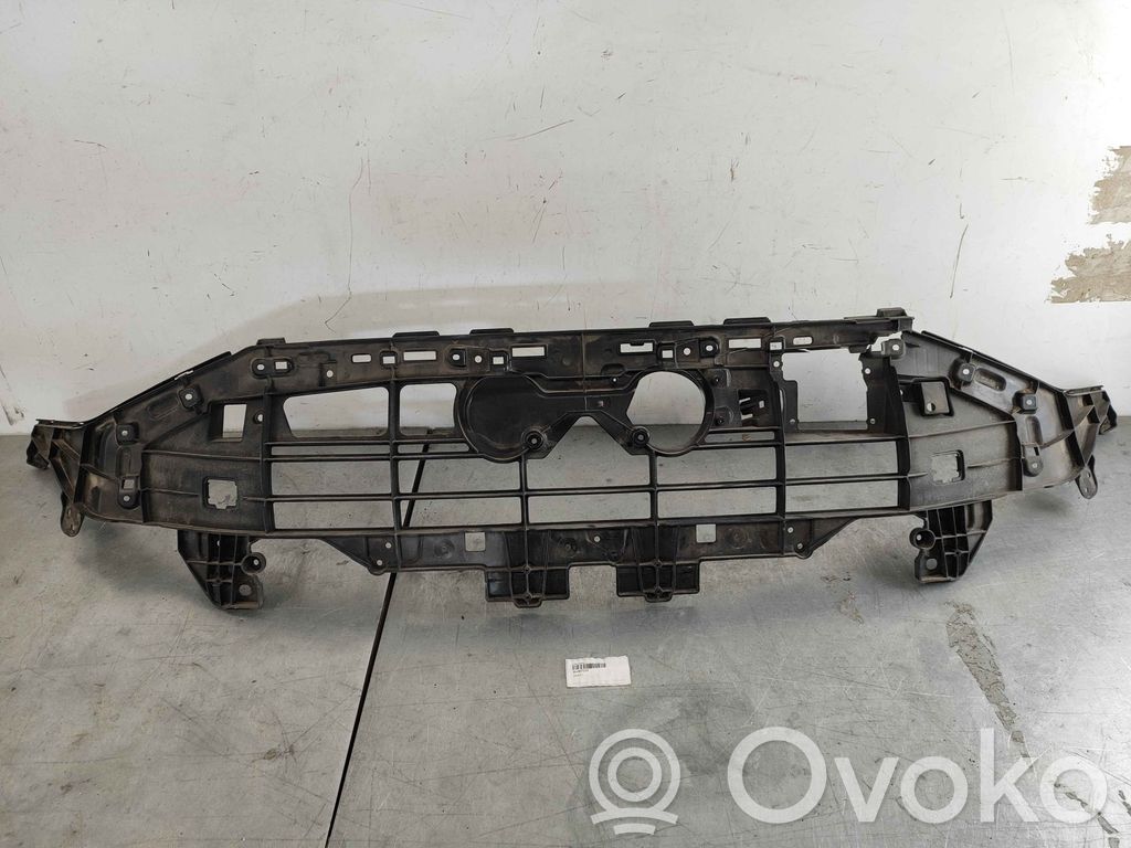 Audi e-tron Front bumper upper radiator grill 