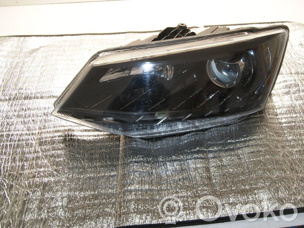Skoda Fabia Mk3 (NJ) Lampa przednia 