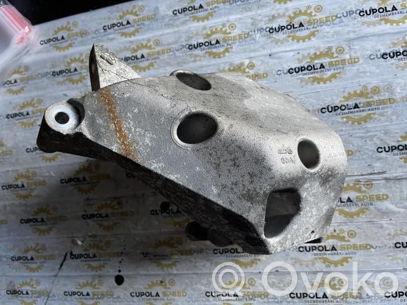 Skoda Roomster (5J) Engine mounting bracket 