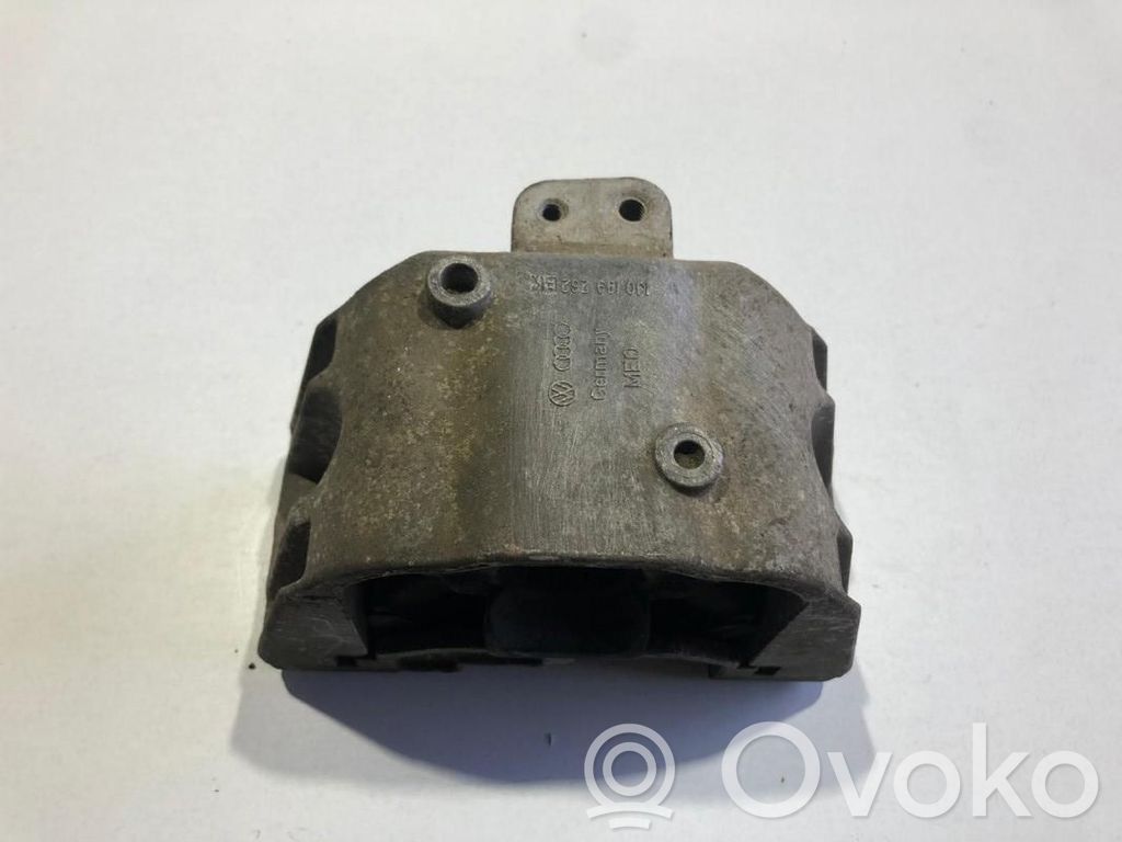 Volkswagen Golf IV Engine mounting bracket 