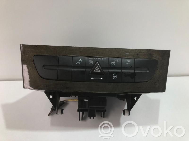 Mercedes-Benz E W211 Otros interruptores/perillas/selectores 