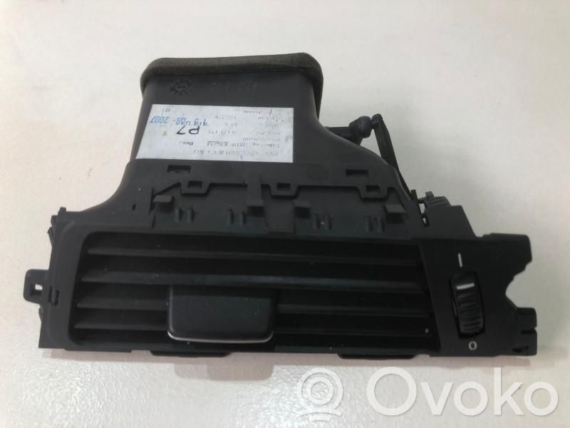 Air vent grill in roof   9151168
