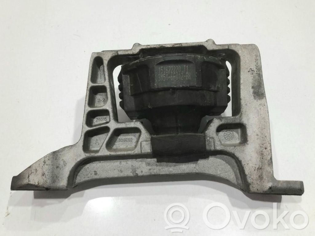 Engine mounting bracket   3M516F012BK,3M516F012BK