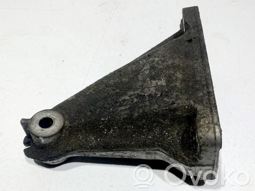 Mercedes-Benz E W211 Engine mounting bracket 