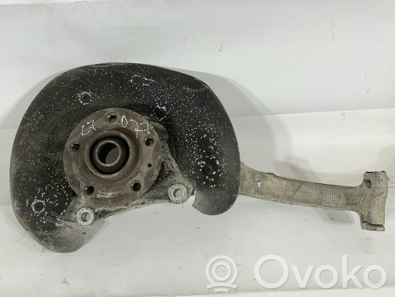 Audi A5 8T 8F Zwrotnica koła przedniego 