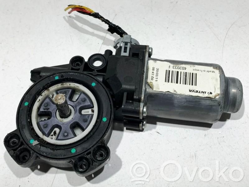 Nissan Qashqai Silnik regulatora szyby drzwi przednich 