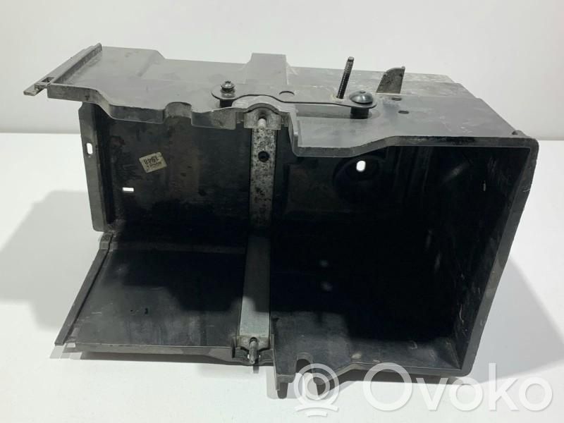 Battery box tray   AM5110723AB