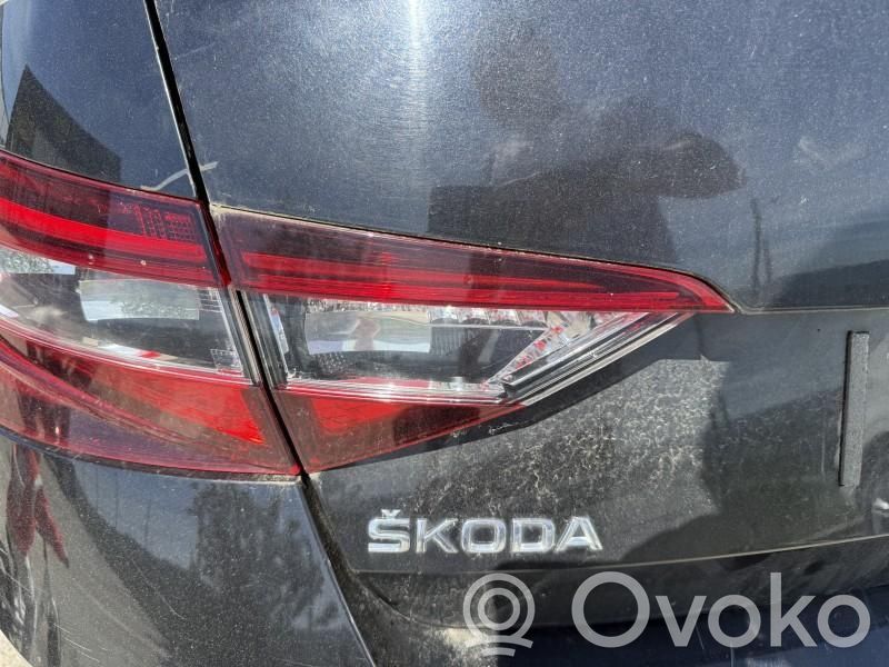Skoda Superb B8 (3V) Takavalot 