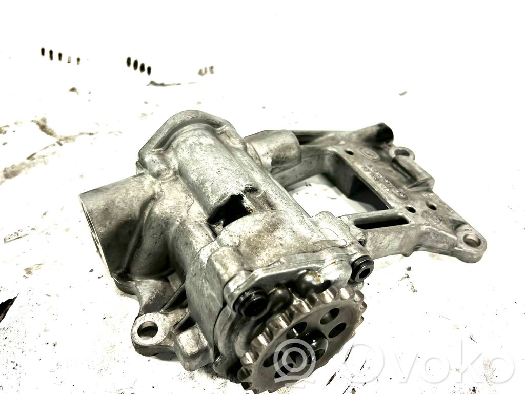 BMW 7 E38 Oil pump 