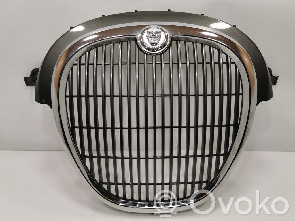 Jaguar S-Type Front bumper upper radiator grill 