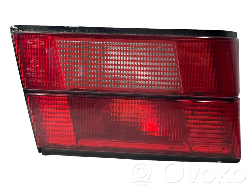 BMW 5 E34 Galinis žibintas dangtyje 