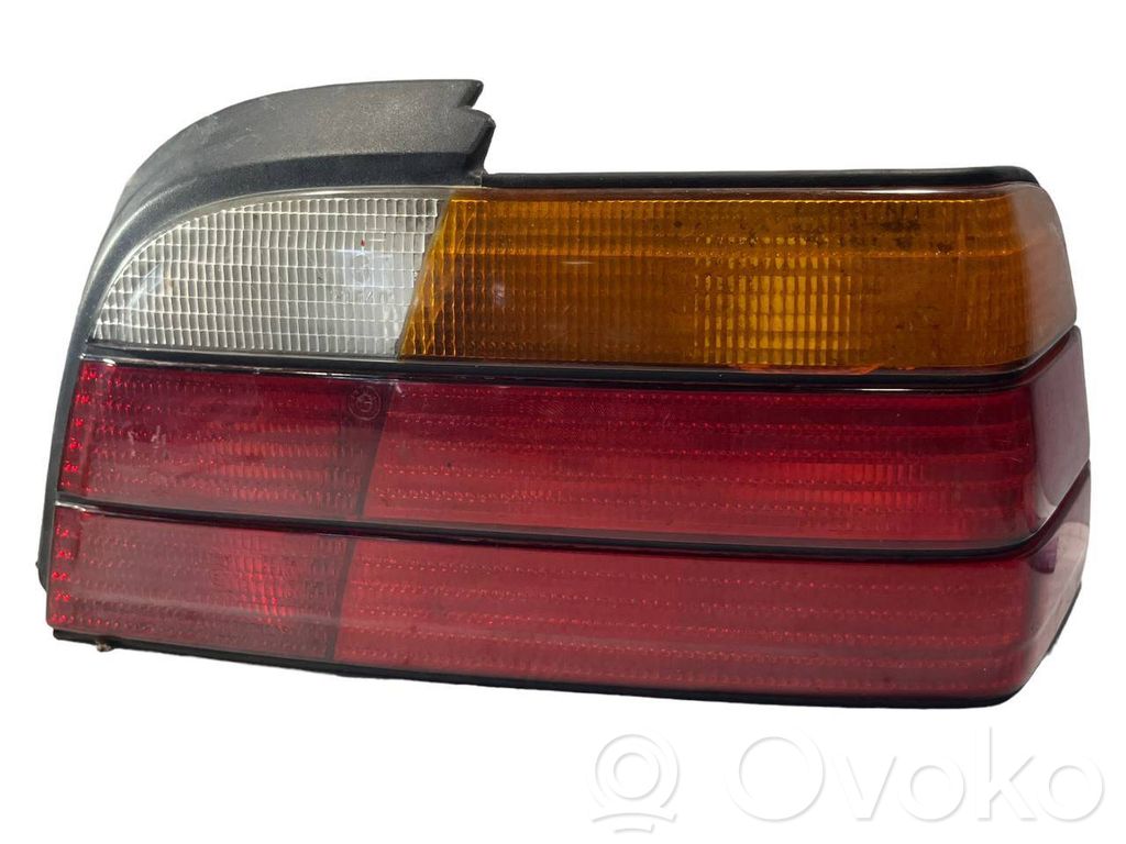BMW 3 E36 Galinis žibintas kėbule 