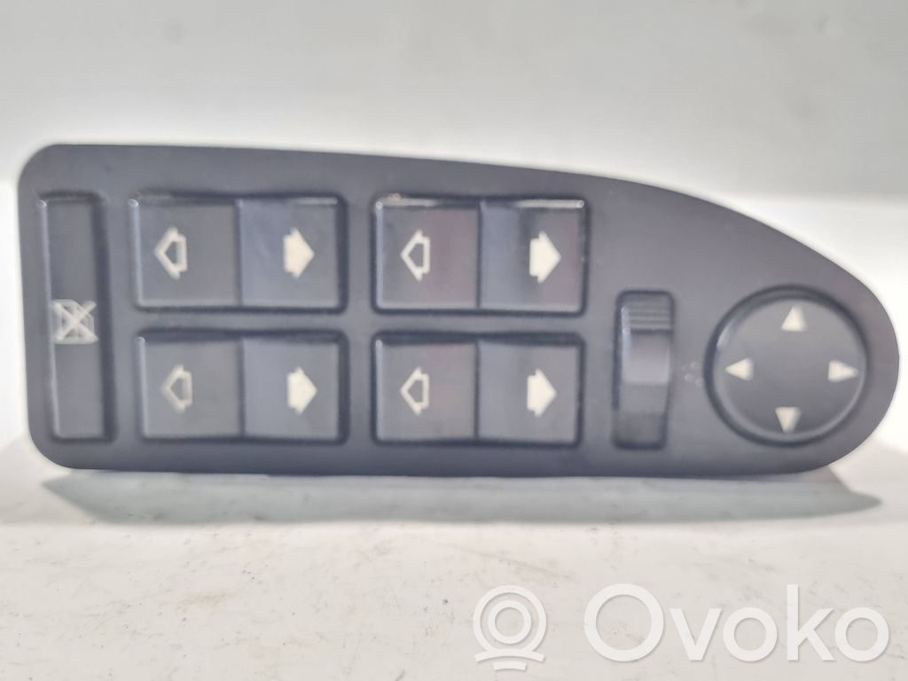 Electric window control switch   8368966,9822,237603