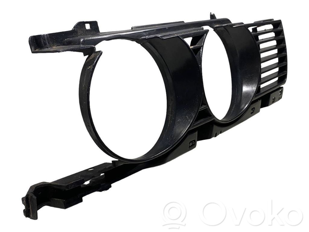 BMW 5 E34 Ajovalon valaisimen alalista 