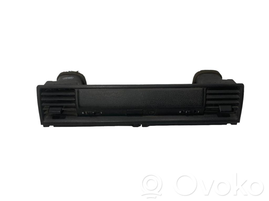 BMW 3 E36 Centrinės oro grotelės 