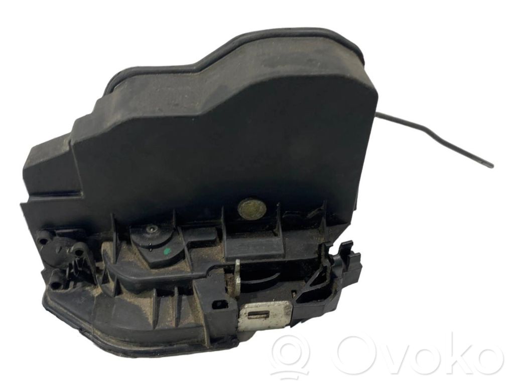 Rear door lock   7036172