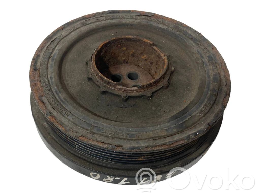Kampiakselin vauhtipyörä   7799153