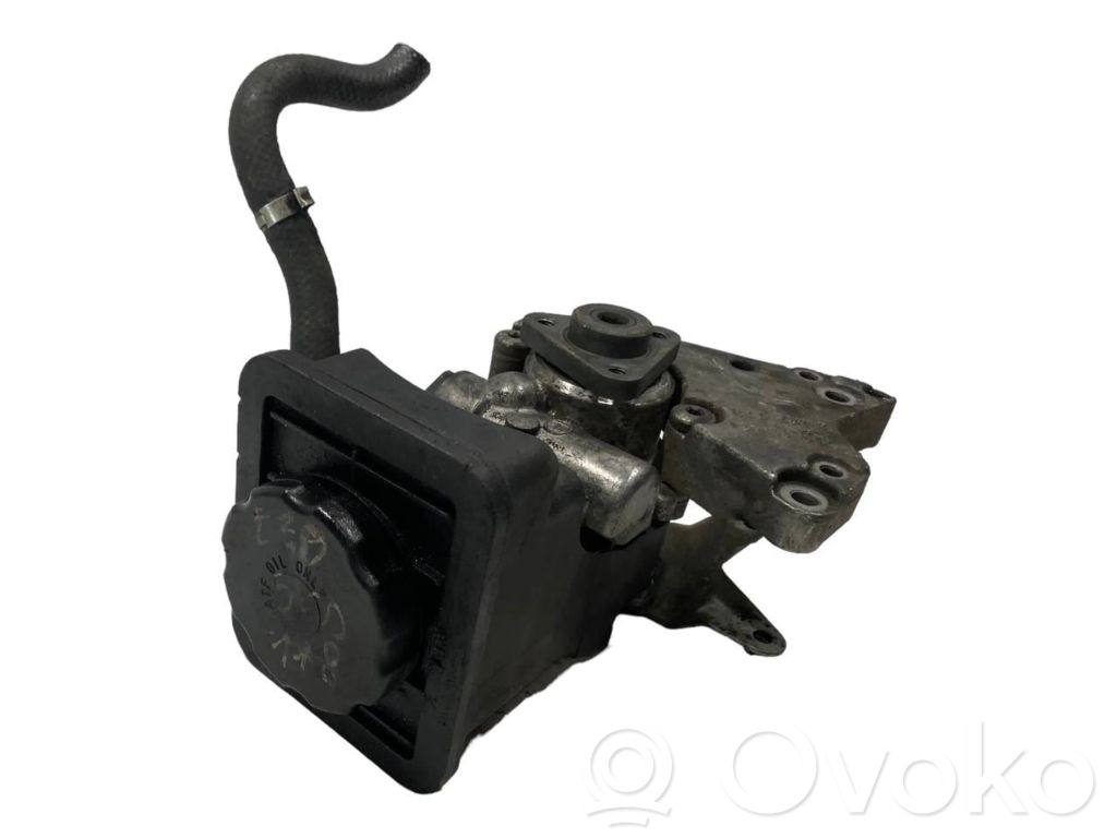 BMW 5 E39 Power steering pump 