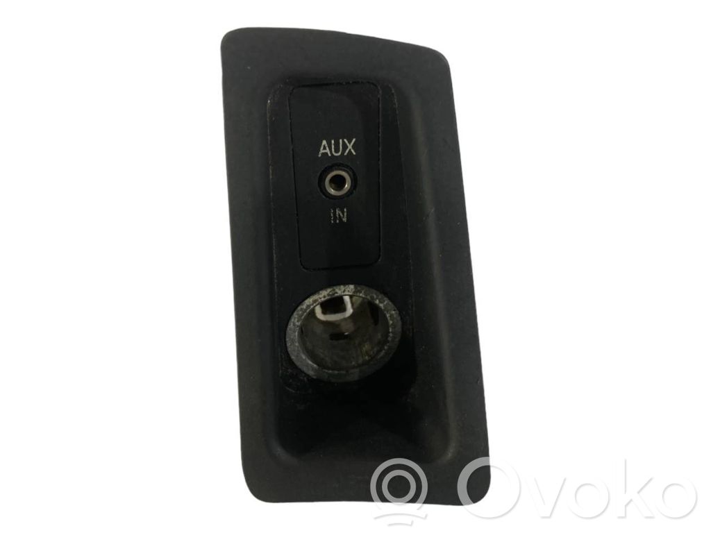 AUX in-socket connector   9110412,51169110412,6930561,61316930561