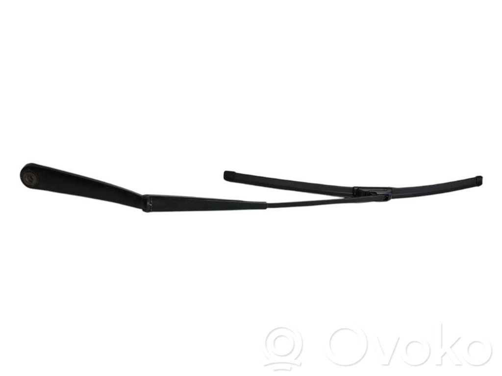 BMW X3 E83 Front wiper blade arm 