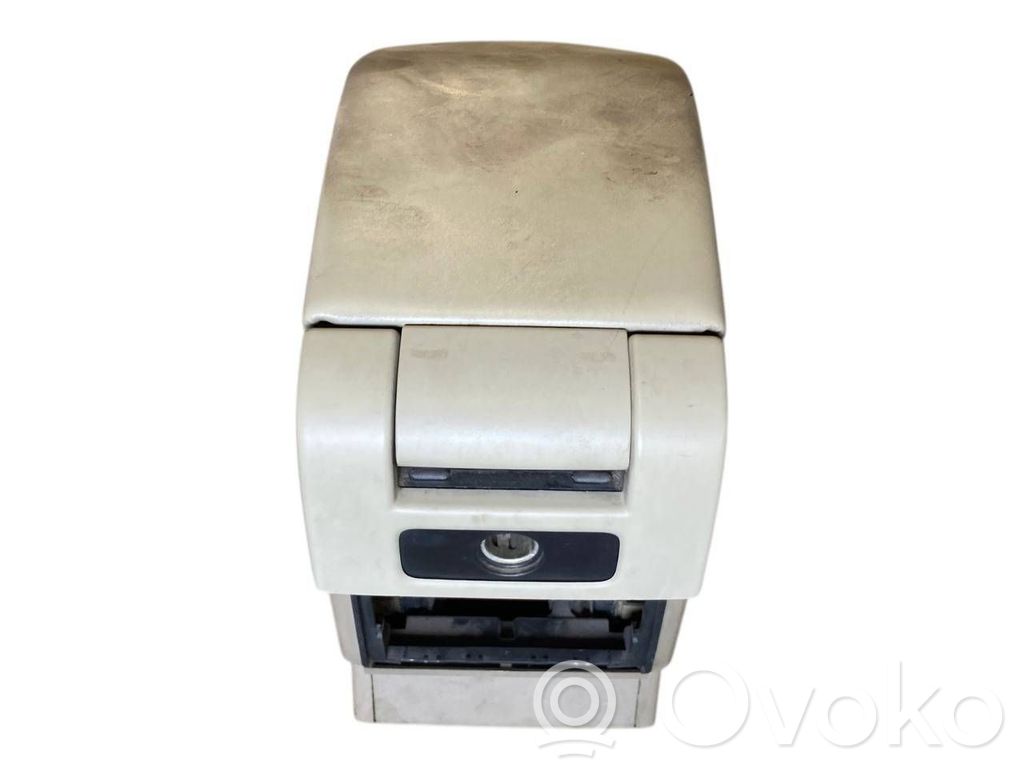 Volvo XC70 Armrest 