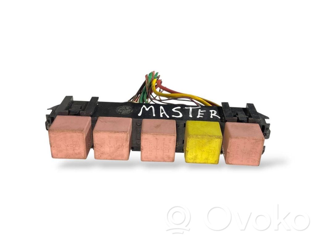 Fuse module   7700844253,8200308271