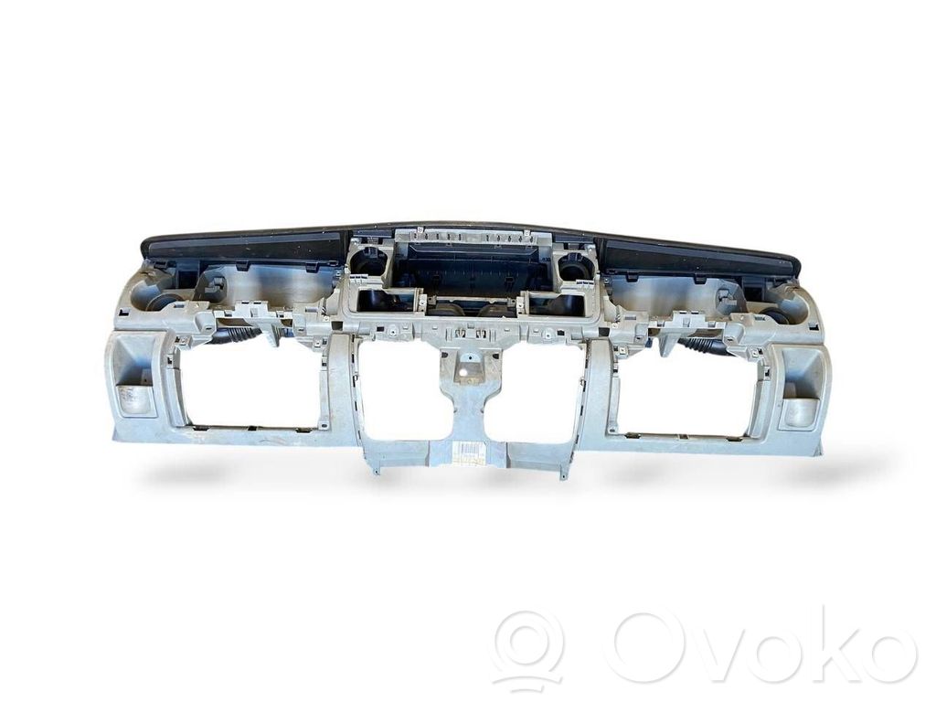 Dashboard   8200188560