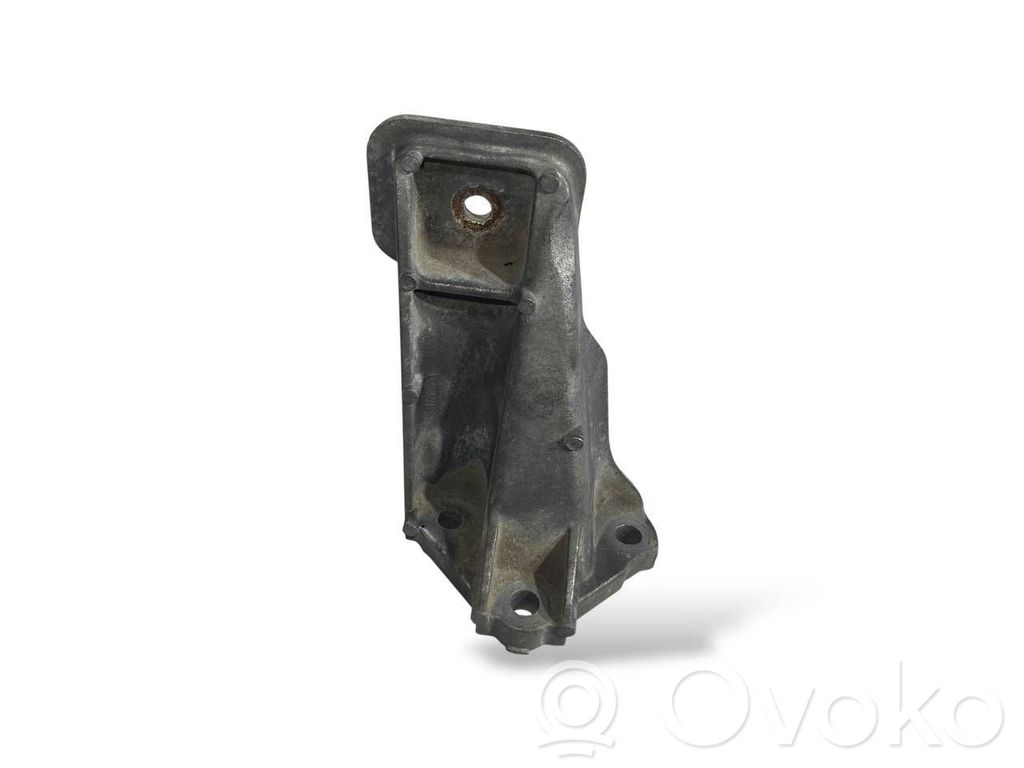 Engine mounting bracket   AH226061BA