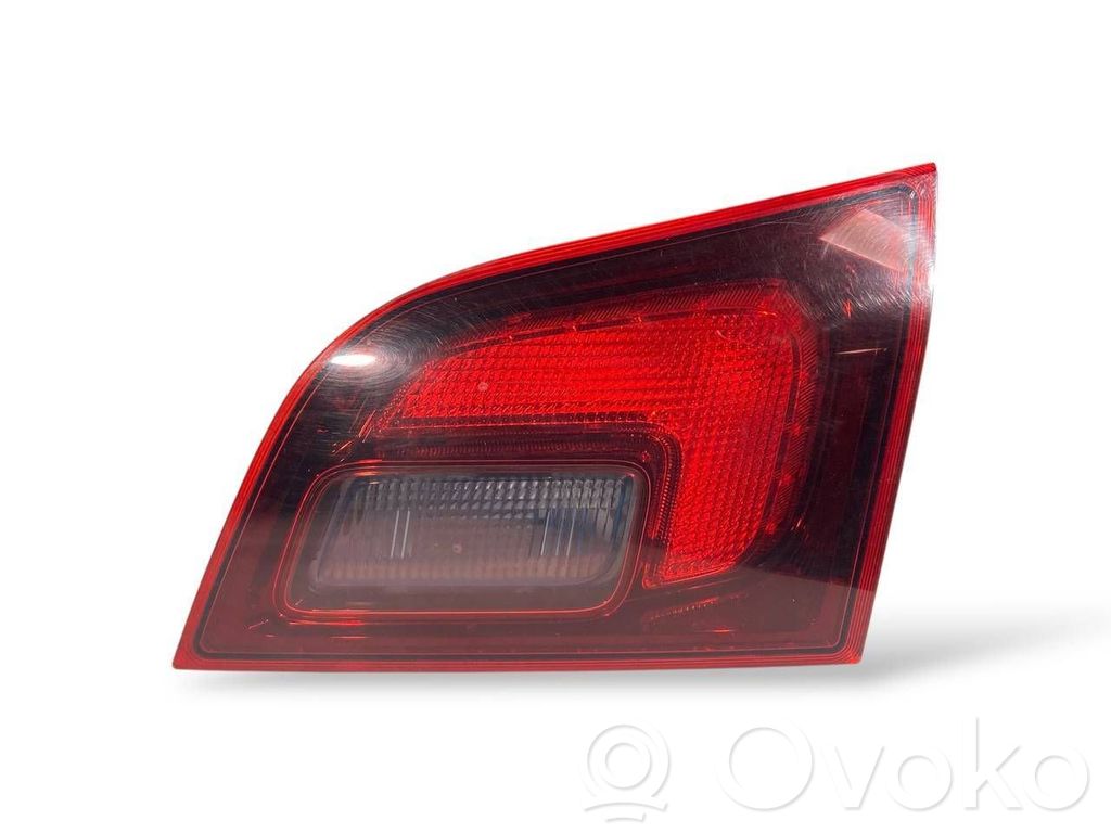 Opel Astra J Lampă spate în capacul portbagajului 