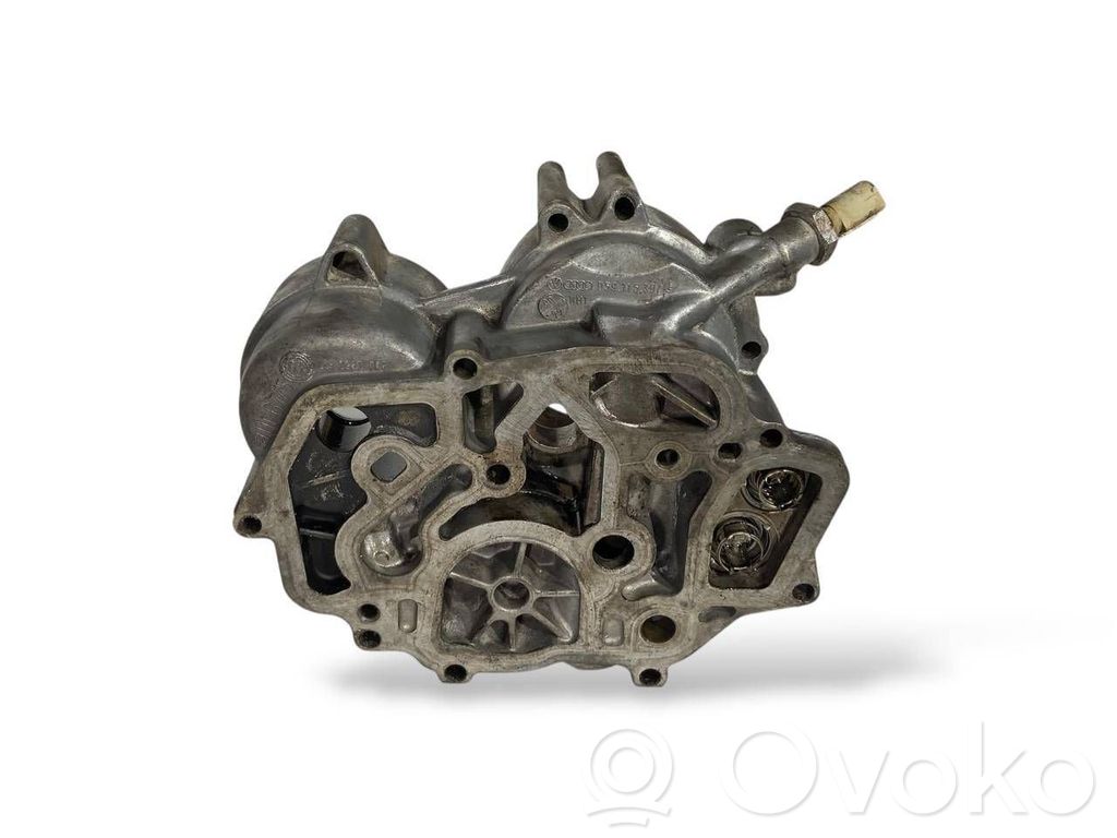 Audi A6 S6 C6 4F Oil filter mounting bracket 